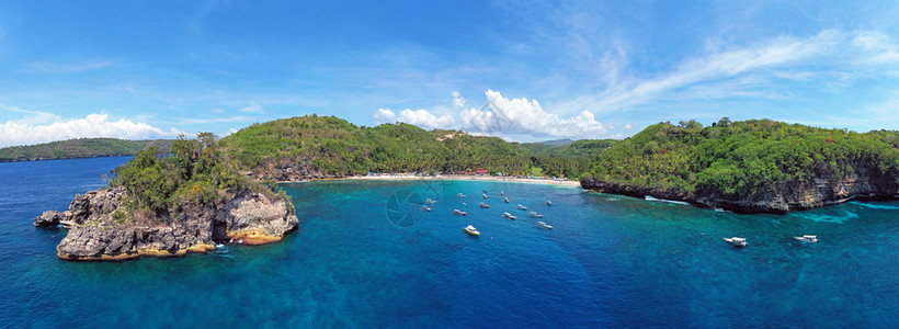 天蓝色海滩户外印度尼西亚巴厘岛努沙佩尼达Chrrystal湾的航空全景图片