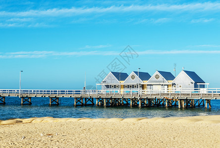 冲浪海洋夏天西澳大利亚州WoodenBusselton码头南半球最长的木材堆积式码头图片