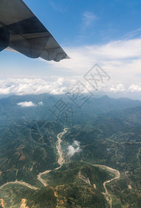 村庄窗户顶峰尼泊尔和喜马拉雅山风景观从飞机到尼泊尔的旅游和行图片
