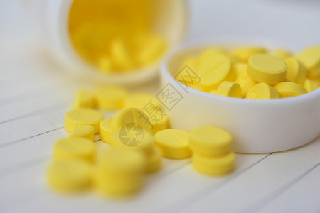 黄色药品图片
