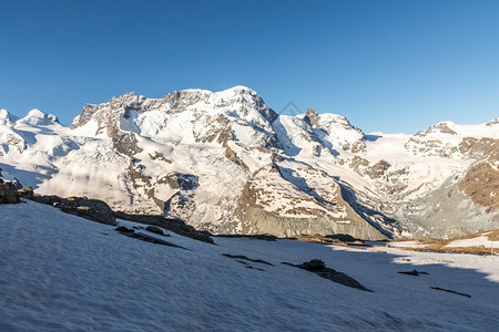 最佳首脑美丽的山蓝天空阿尔卑斯山瑞士泽马特图片
