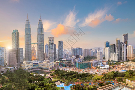 建造亚洲暮光时KualaLumper天线的顶端视图办公室图片