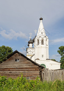 旧木棚后的救世主东正教塔图片