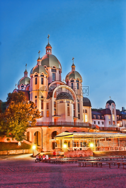 Zarvanytsya的乌克兰希腊天主教修道院历史的暮欧洲图片