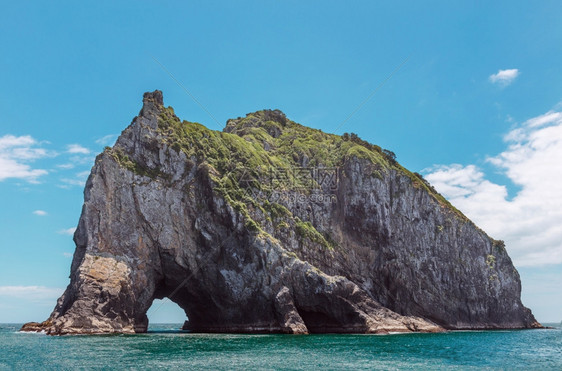 著名的岛屿湾岩洞图片