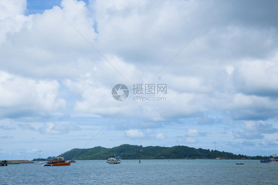 巡航正面海上船只和岛屿大阵线旅行者前往游码头图片