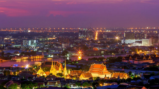卧佛寺曼谷泰国也称为WatPhraChetuphonrsquoWatrsquo在泰语中的意思是寺庙该曼谷最著名的旅游景点之一该寺图片