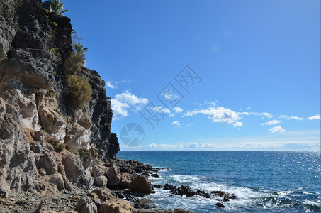 岩石海岸岛图片