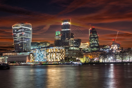 伦敦市风景夜生活金融市中心图片
