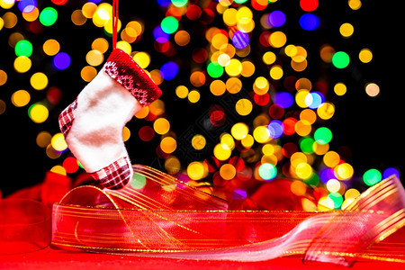 产品玩具圣诞节装饰和新年假日背景冬季有圣诞装饰品和灯光模糊的冬季优质图片