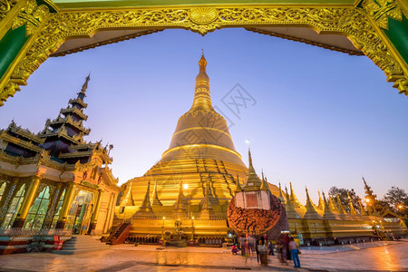 旅行亚洲古老的ShweMawDawPagodaShwemawdawPagoda缅甸或图片
