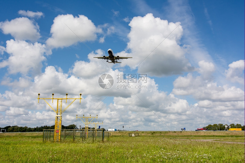 航空降落在Amsterdam机场的不明身份飞机航班结构体图片