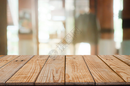 餐饮背景模糊的空木制表格的房间酒吧图片