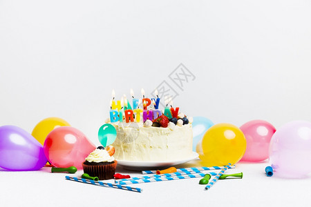 水果多彩气球的生日标题高品质和清晰度漂亮照片的美味蛋糕果子的生日奖彩色气球的高品质和清晰度照片的美丽概念优雅的照片美貌图概念自然图片