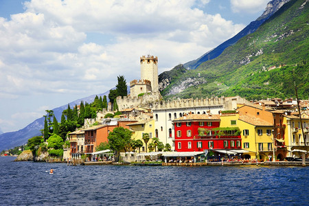 户外意大利北部著名的美丽湖LagodiGarda意大利北部Malcesine村视图旅行积极的图片