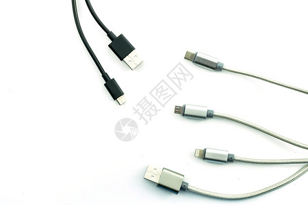 USB插座快速地小型的个人计算机和移动设备连接器和插座的USB白色背景上分离的微型电缆贮存背景