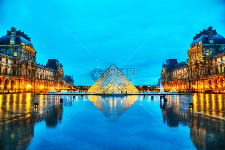 欧洲主要的2016年月4日法国巴黎卢浮宫金字塔LouvrePyramid是198年完成的卢浮宫博物馆主要入口现已成为巴黎的一个里图片