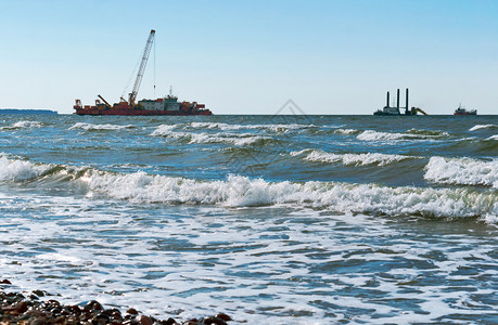 商业供应海洋石油平台上钻井平台海上油钻孔图片