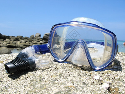 泰国普吉岛卡隆海滩的潜水器设置假期橡胶塑料图片