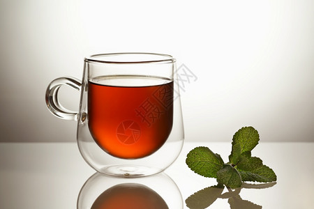 庄稼水带茶杯的玻璃透明单独英语图片