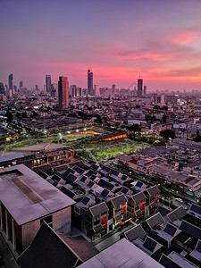 建筑物风景优美泰国日落时曼谷城市天际景观图片