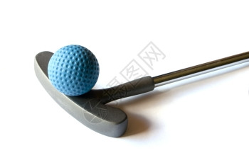 推杆打高尔夫球MiniGolfStick蓝彩球背景孤立图片