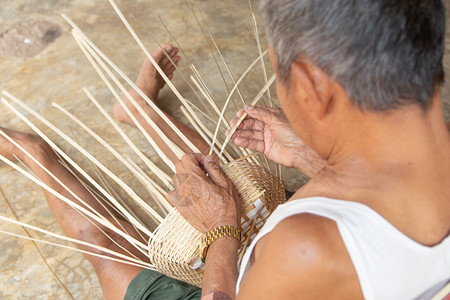 高人手工编织竹子自然商业粗糙的图片