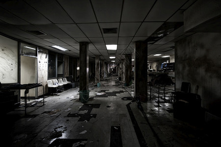 屋黑暗的被抛弃在泰国万圣节恐怖概念Hangkok精神病医院的黑暗房间景象移民图片