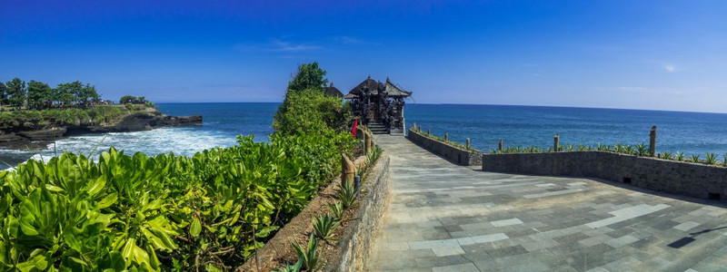 海岸印度尼西亚巴厘岛海神庙全景拍摄自然天空背景图片