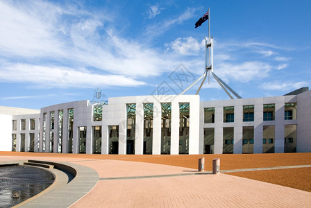 澳大利亚堪培拉议会院旗杆云图片