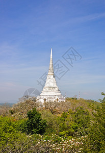 泰国Petchburi的NakhonKhiri宫山顶上的白塔景笏佛图片