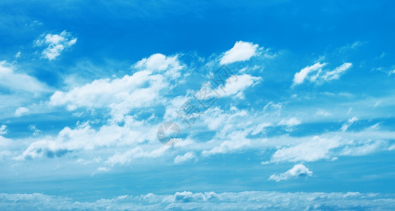 美丽的云彩阳光明媚的天有蓝色空气复制质地图片