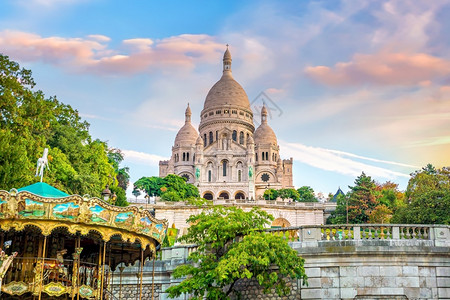 正面法国巴黎MontmartreHill山上的圣十字教堂建造欧洲图片