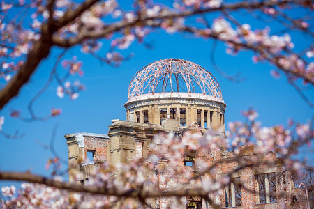 广岛日本原穹顶的景象教科文组织世界遗产地点晴天樱花图片