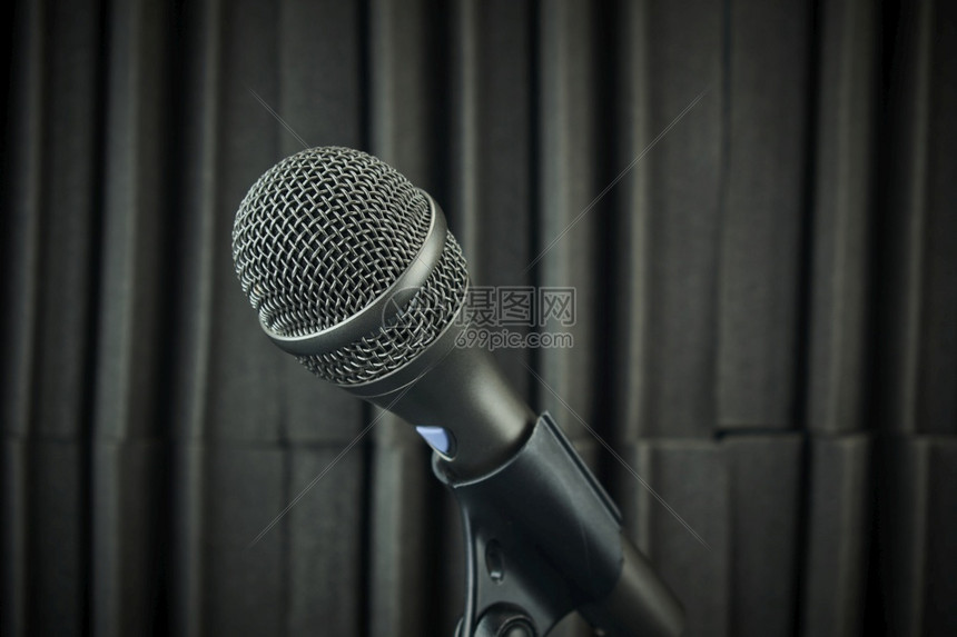 声学用于音响和合唱团的台式动态麦克风侧视图灰色关于声波泡沫背景收音机娱乐图片