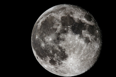 月亮关闭时显示球表面的细节月亮领域明的陨石坑图片