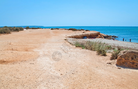 船西班牙语绿松石马略卡岛阳光明媚的夏日海景平地和自行车图片