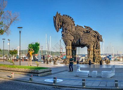 旅行传奇土耳其卡纳莱Canakkale072319土耳其卡纳莱特洛伊木马雕像夏季早晨在土耳其卡纳莱特洛伊木马恰纳卡莱图片