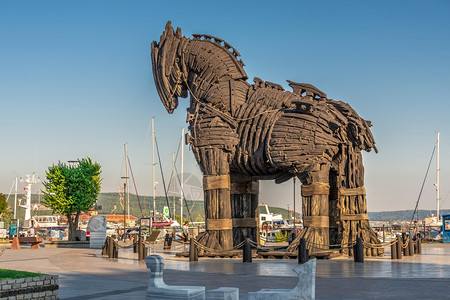 目的地战争海滨土耳其卡纳莱Canakkale072319土耳其卡纳莱特洛伊木马雕像夏季早晨在土耳其卡纳莱特洛伊木马图片