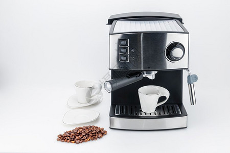 渗滤器具厨房意式浓缩咖啡机白色背景上带有蒸汽喷射装置带有复印空间白色背景上带有复印空间的意式浓缩咖啡机图片