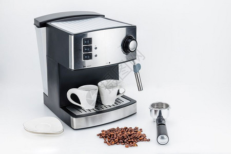 卡布奇诺意式浓缩咖啡机白色背景上带有蒸汽喷射装置带有复印空间白色背景上带有复印空间的意式浓缩咖啡机目的喝图片
