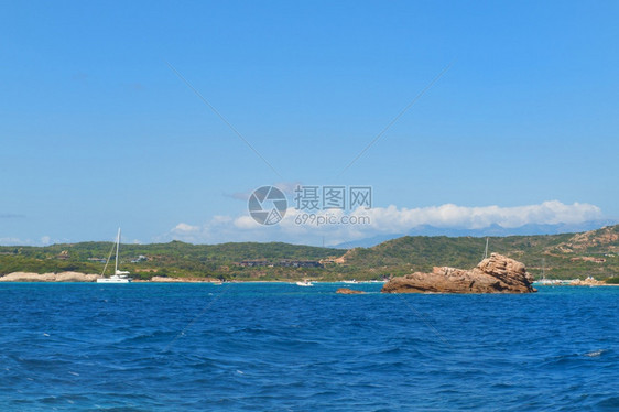 维林克法国科西嘉岛南海岸的岩层和岛屿船海景图片