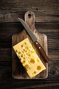 美食新鲜的奶酪桌子图片