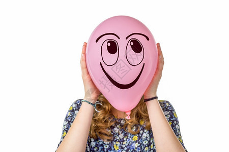 舍内维尔面目全非女孩拿着粉色气球面容微笑的表情感图片