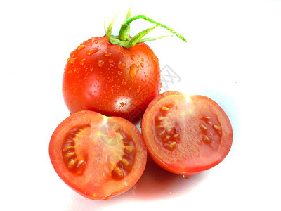 红色的切开的西红柿图片