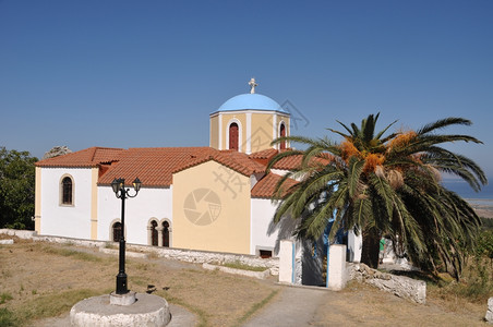 著名的宗教叉希腊美丽蓝天的高斯岛齐亚村典型希腊教堂图片