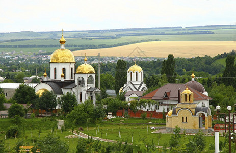 2014年6月日俄罗斯联邦埃塞木基圣彼得和保罗传教士堂白种人文化地标图片