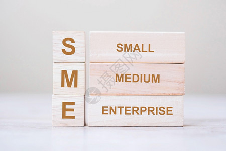 中等的过程财务投资市场营销启动和商业概念包括金融营销创业和商概念的中小企业木制板块工作图片