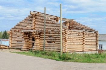 正面在Vologda地区俄罗斯建造新的原木房结构体建筑学图片