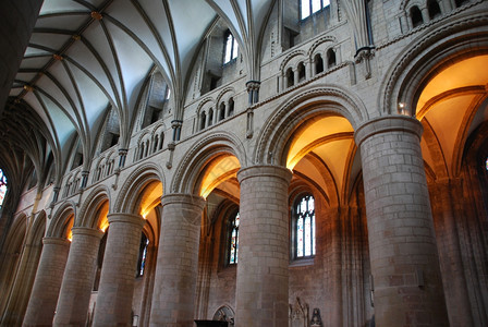 柱子建筑学内部的英国著名Gloucester大教堂内地联合王国英图片